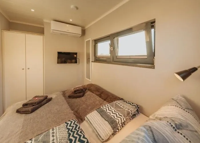 Hausboot Enola * Fürstenberg-Havel